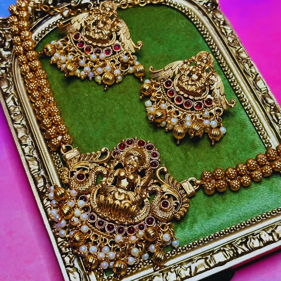Amrapali Temple Haar Set