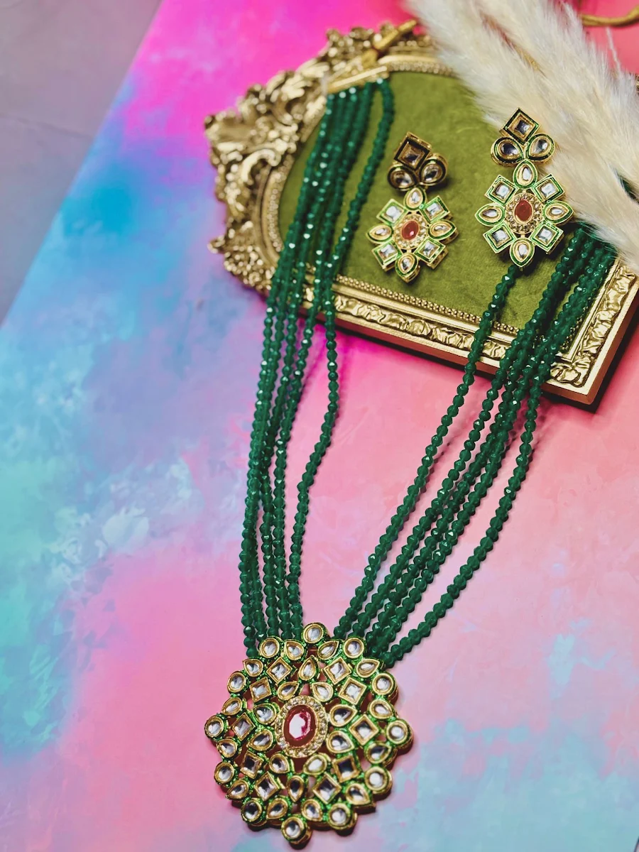 Emerald Rani Set