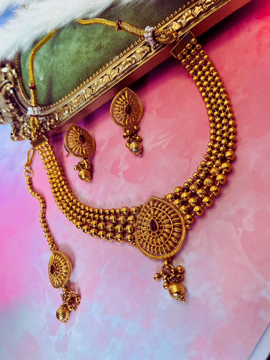Hira Mogra Necklace Set