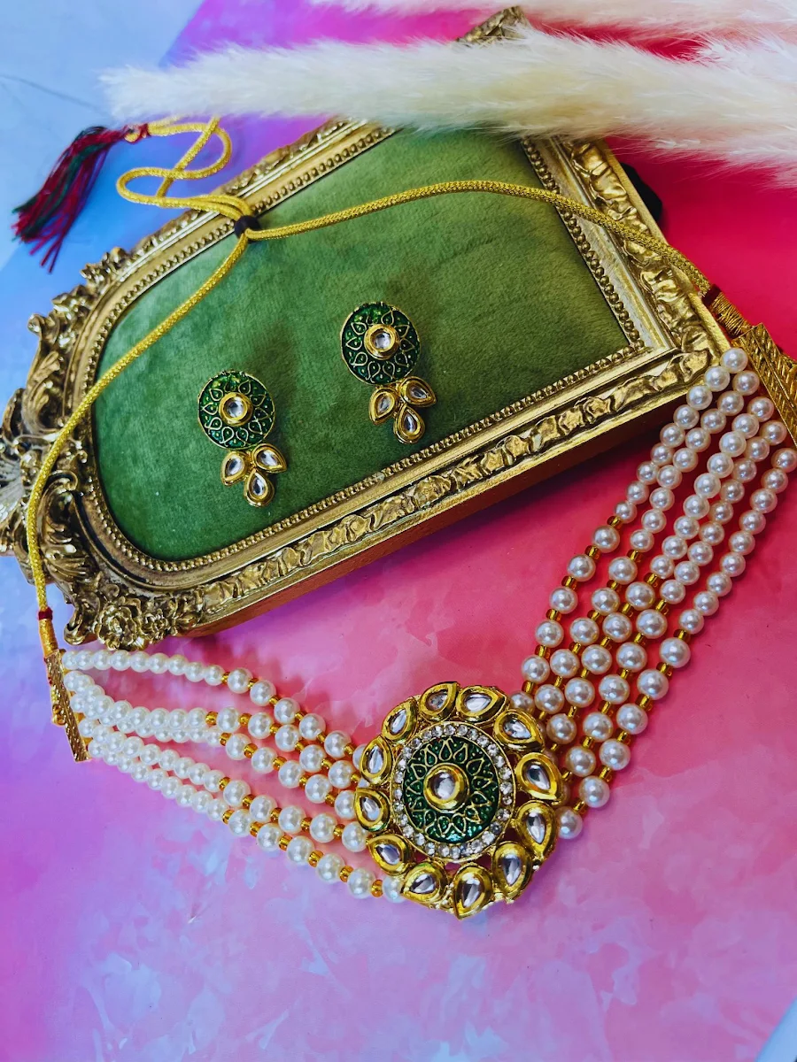 Mughal Empress Kundan–Pearl Choker Set