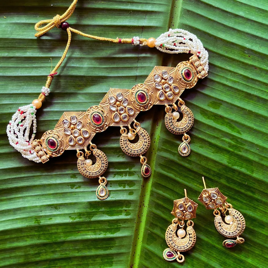 Peacock Arch Kundan Set