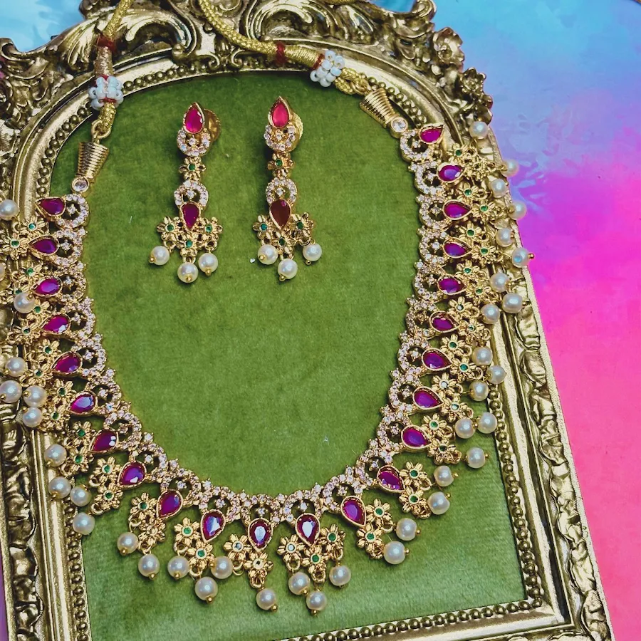 Pearl – Kanika AD Stone Haar Set